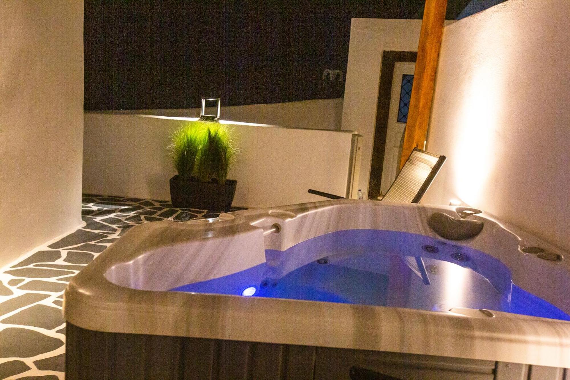 La Vista Santorini Apartment Fira  Bagian luar foto